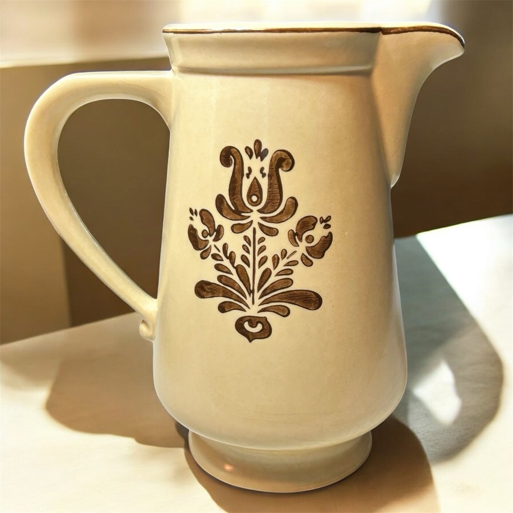 Vintage Pfaltzgraff Village 2 Qt. Brown/Tan‎ Stoneware Pitcher #416